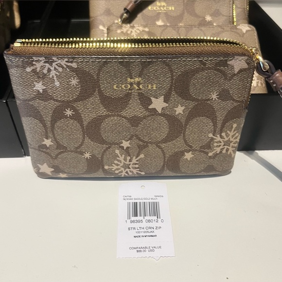 NWT Coach Corner Zip Wristlet In Signature Khaki Canvas w/Star & Snowflake Print - Picture 3 of 6